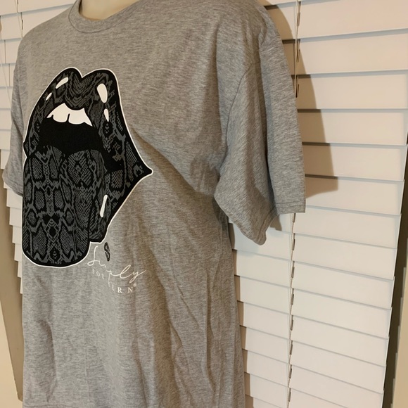 Simply Southern Collection XL gray and black - Picture 2 of 6